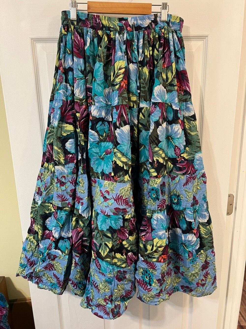 White Stag Vibrant Leaf Hibiscus Floral Print Maxi Skirt